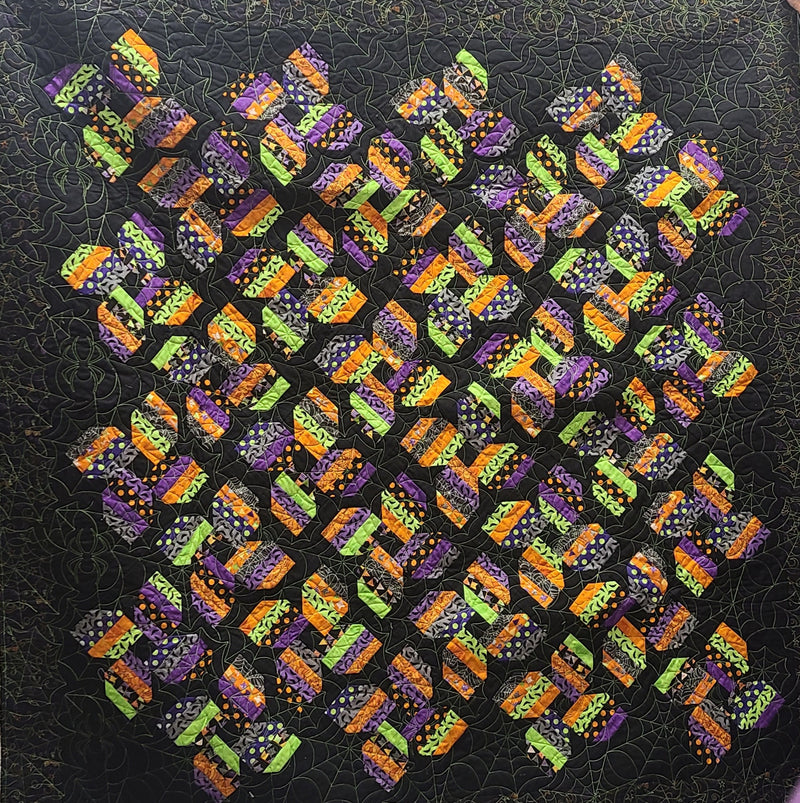 Spinning Daisies - Hometown Halloween Quilt Kit